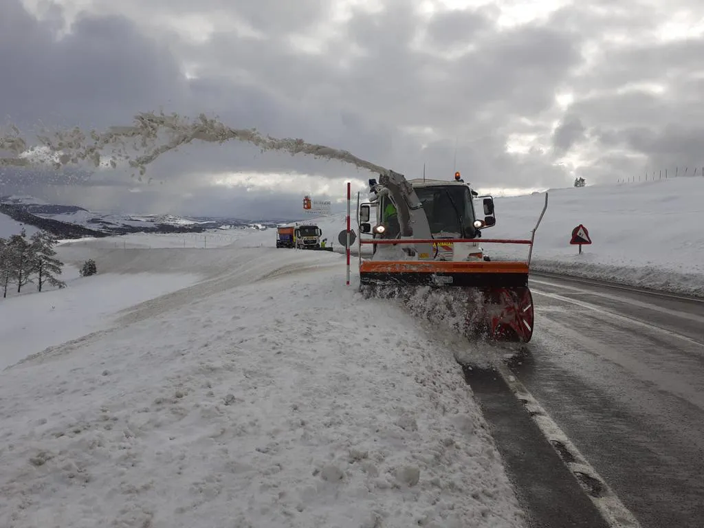 812 máquinas quitanieves y 149.095 toneladas de fundentes para hacer frente a las nevadas en Aragón, Cantabria, Castilla y León y Cataluña