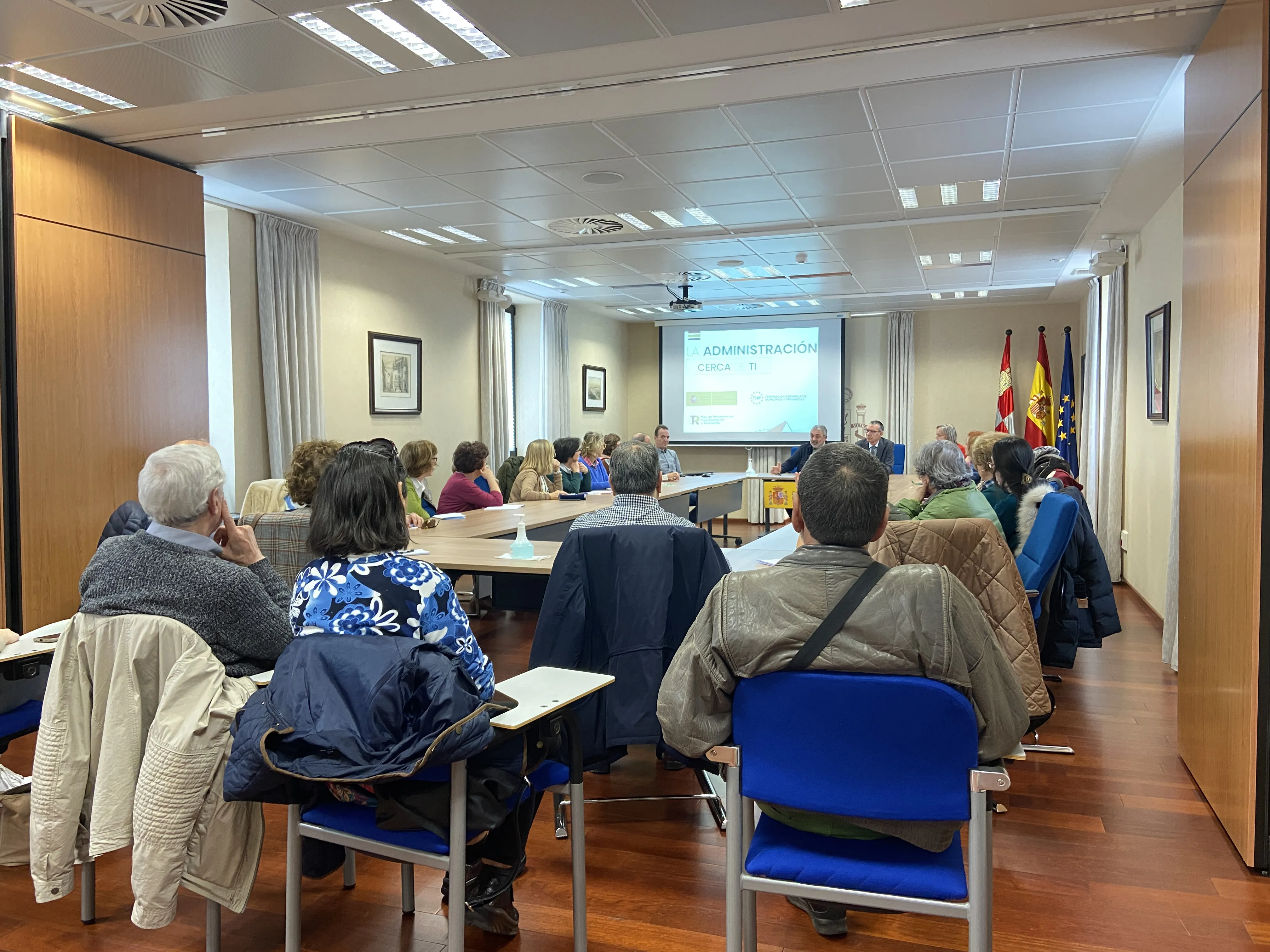 La Administración Digital abre sus puertas a la enseñanza de los más mayores