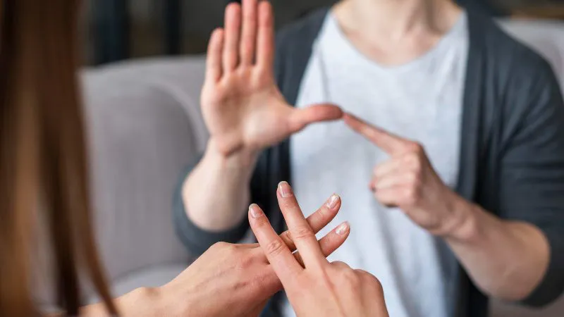 Las personas sordas se quejan por la falta de inclusión en los telediarios