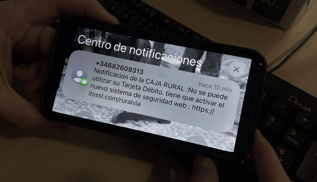 Alertan de una estafa mediante supuestos mensajes de Caja Rural