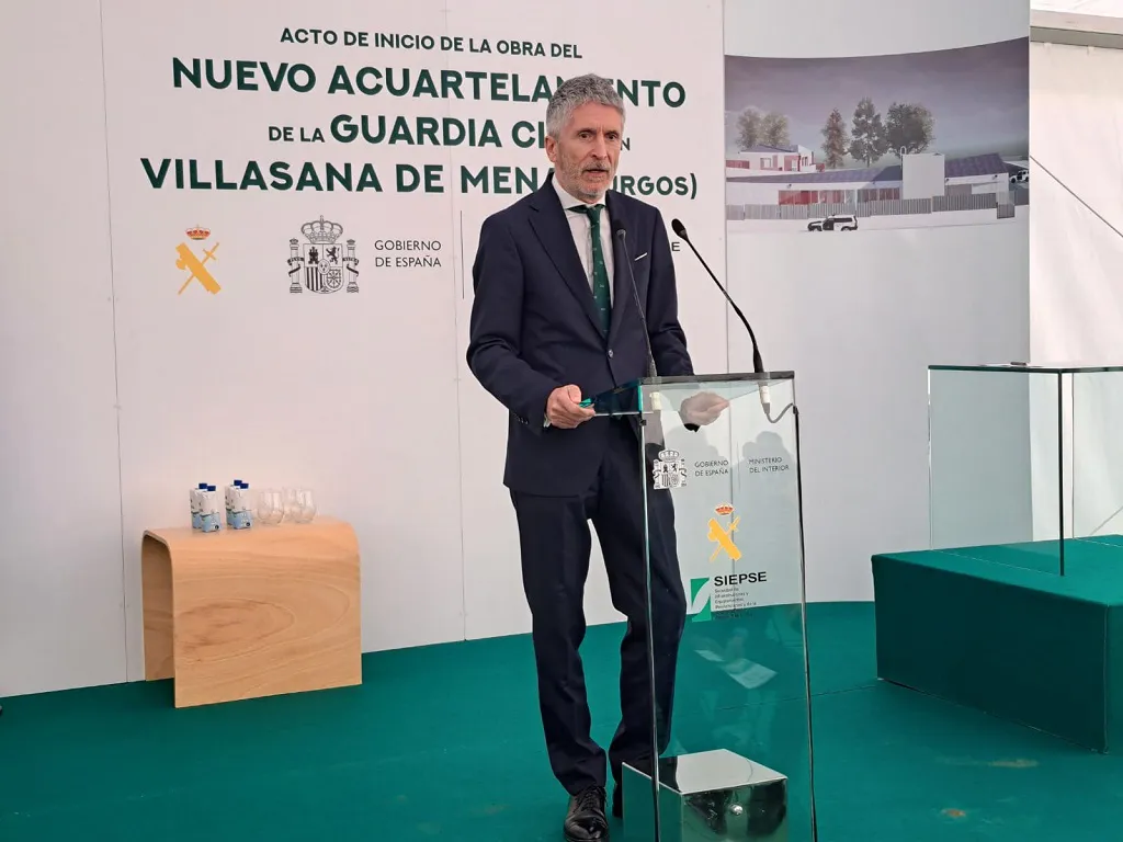 Grande-Marlaska presenta las obras del nuevo puesto de la Guardia Civil en Villasana de Mena
