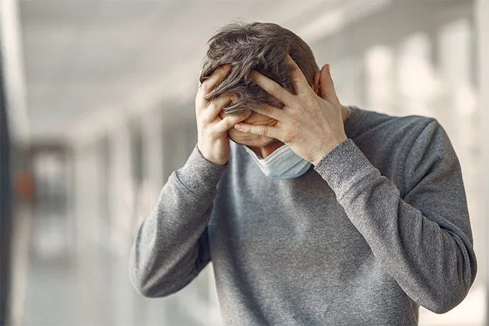 Mañueco anuncia la creación de una Red de Detección y Alerta para cuidar la salud mental de niños, adolescentes y personas mayores