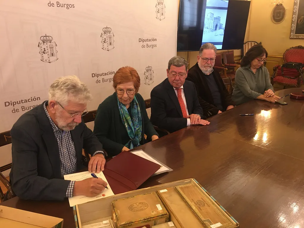 La Diputación recibe los fondos fotográficos de Francisco Soldevila