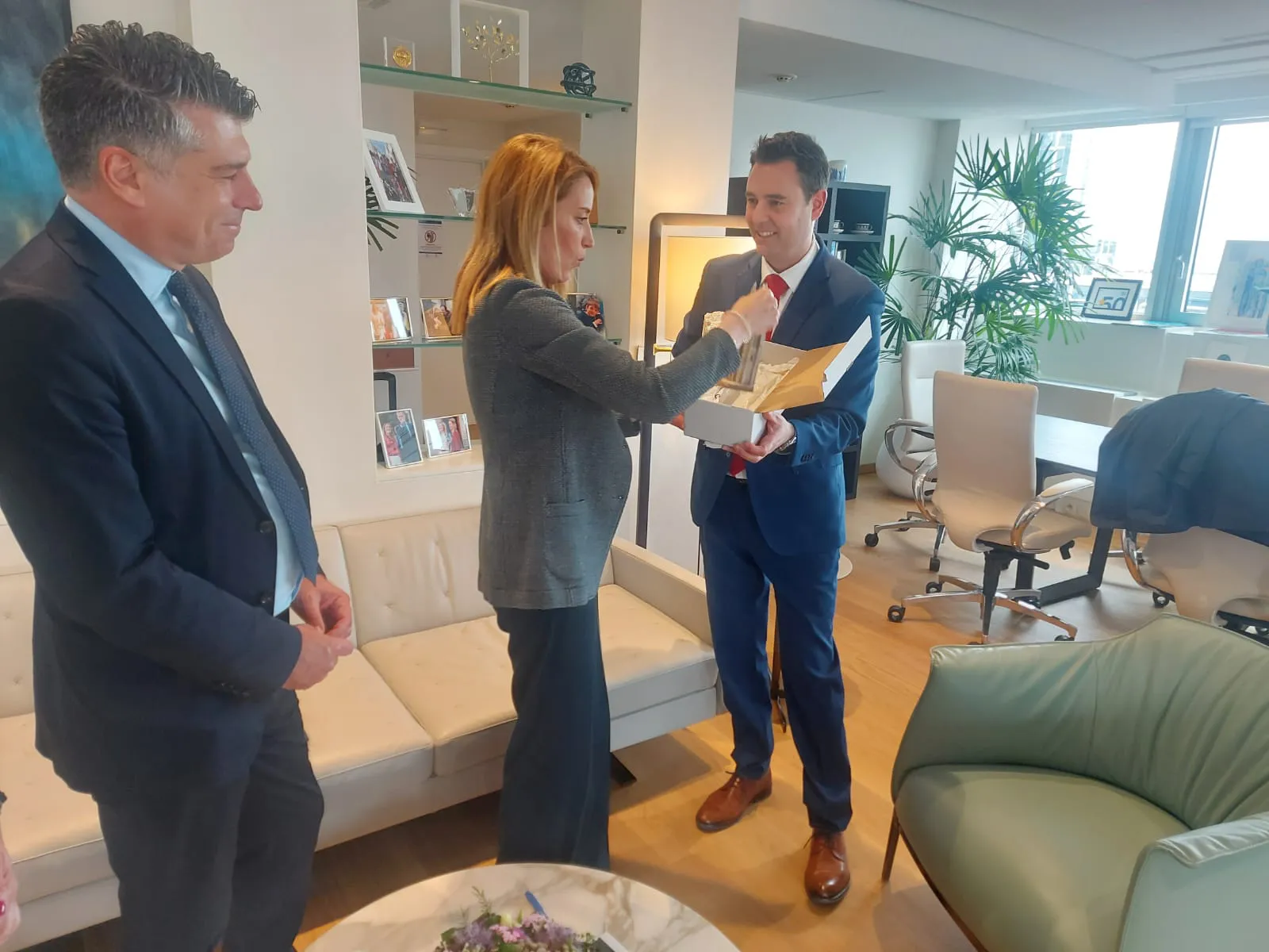 La presidenta del Parlamento Europeo conoce más sobre la candidatura de Burgos 2031