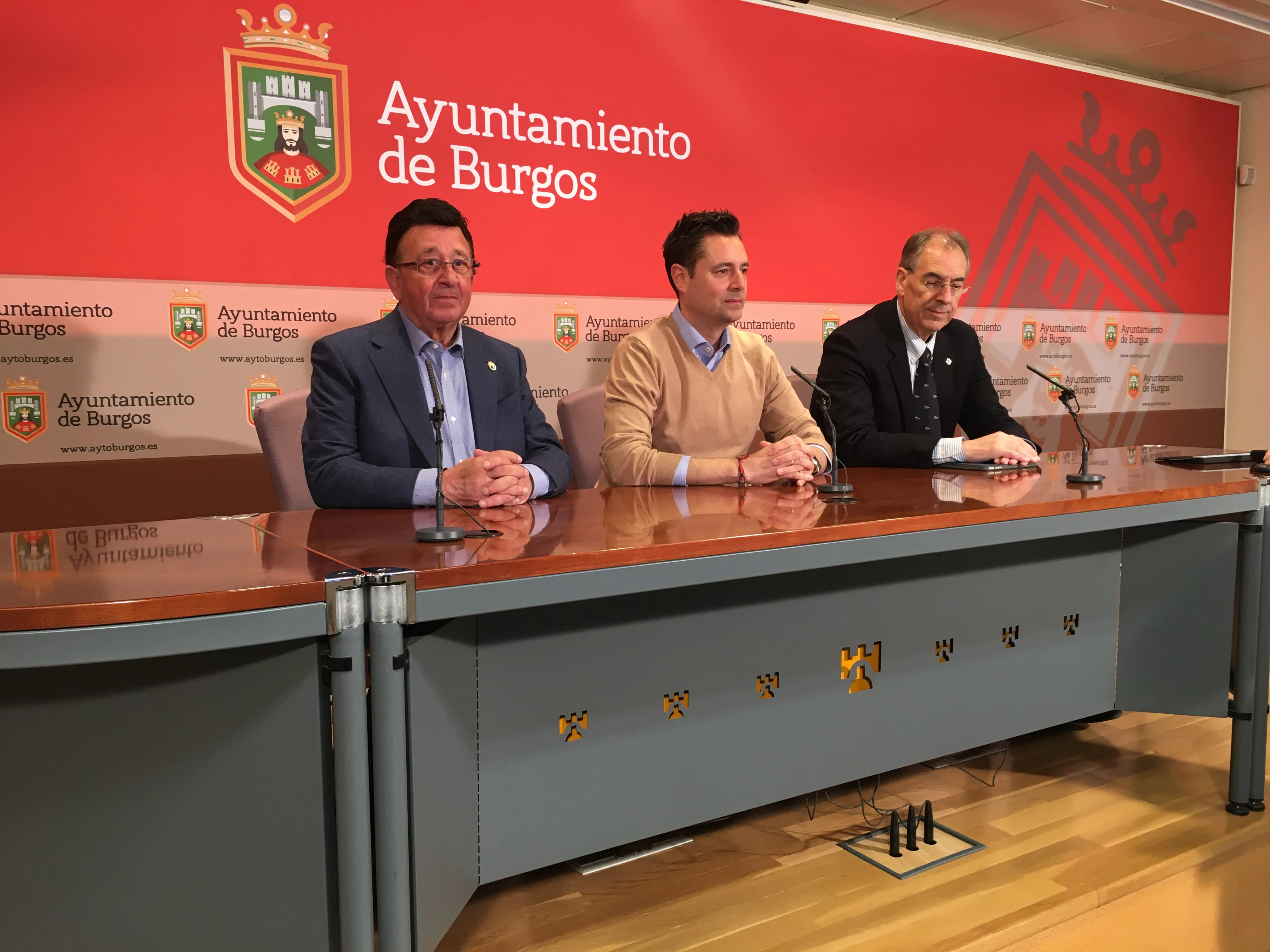 El Ayuntamiento renueva el patrocinio con el Burgos CF, el embajador de esta ciudad, hasta los 800.000 euros