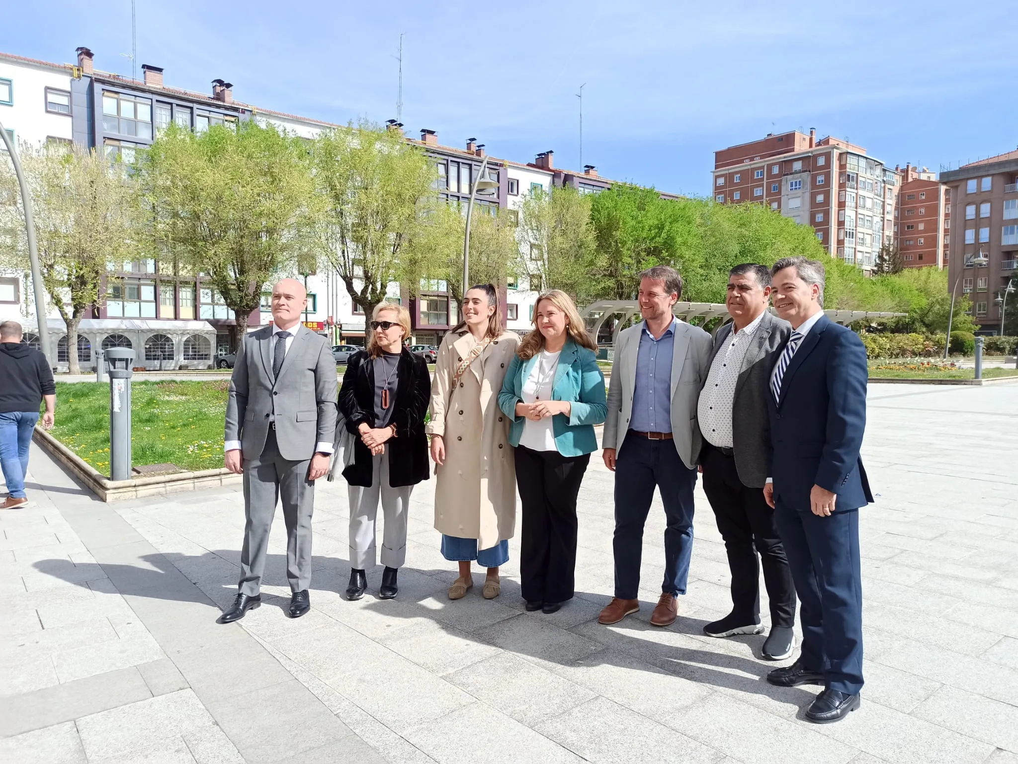 Foto 5 - PP, PSOE y Vox registran su candidatura a la alcald&iacute;a en la Junta Electoral