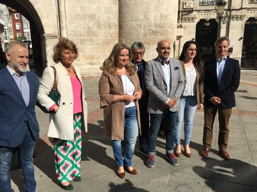 Ayala propone ubicar un Centro de Interpretación del Cid en el Arco de Santa María