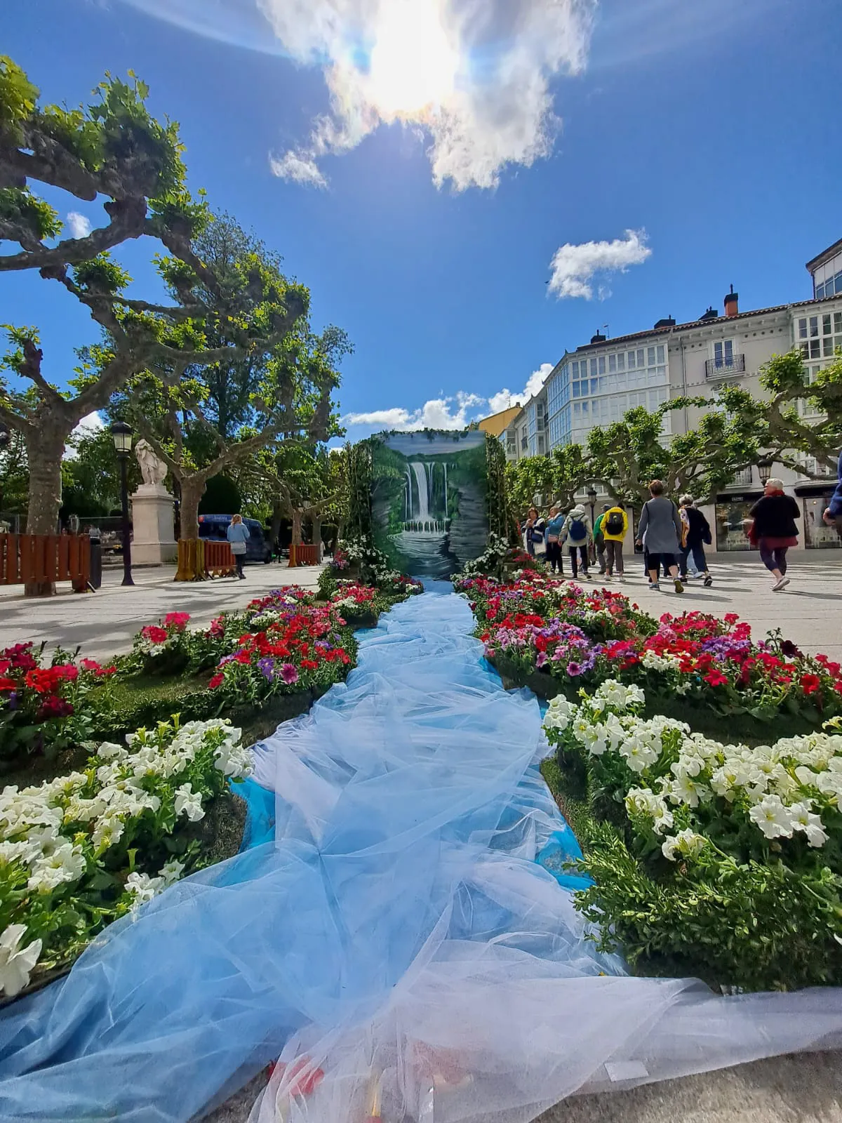 Foto 12 - &iexcl;Bienvenidos a la Fiesta de las Flores de Burgos! Recorrido por los principales puntos decorativos