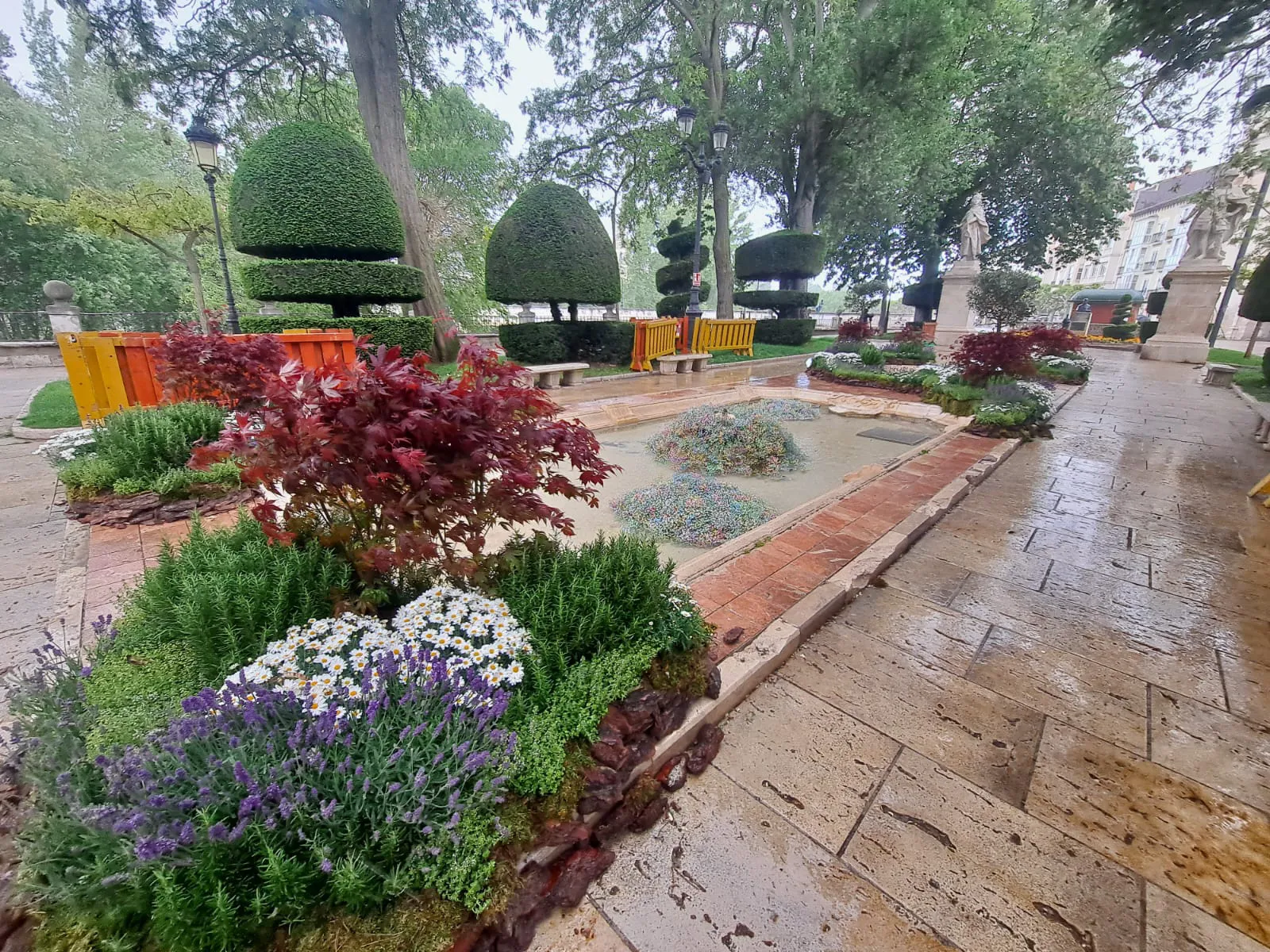 Foto 7 - &iexcl;Bienvenidos a la Fiesta de las Flores de Burgos! Recorrido por los principales puntos decorativos