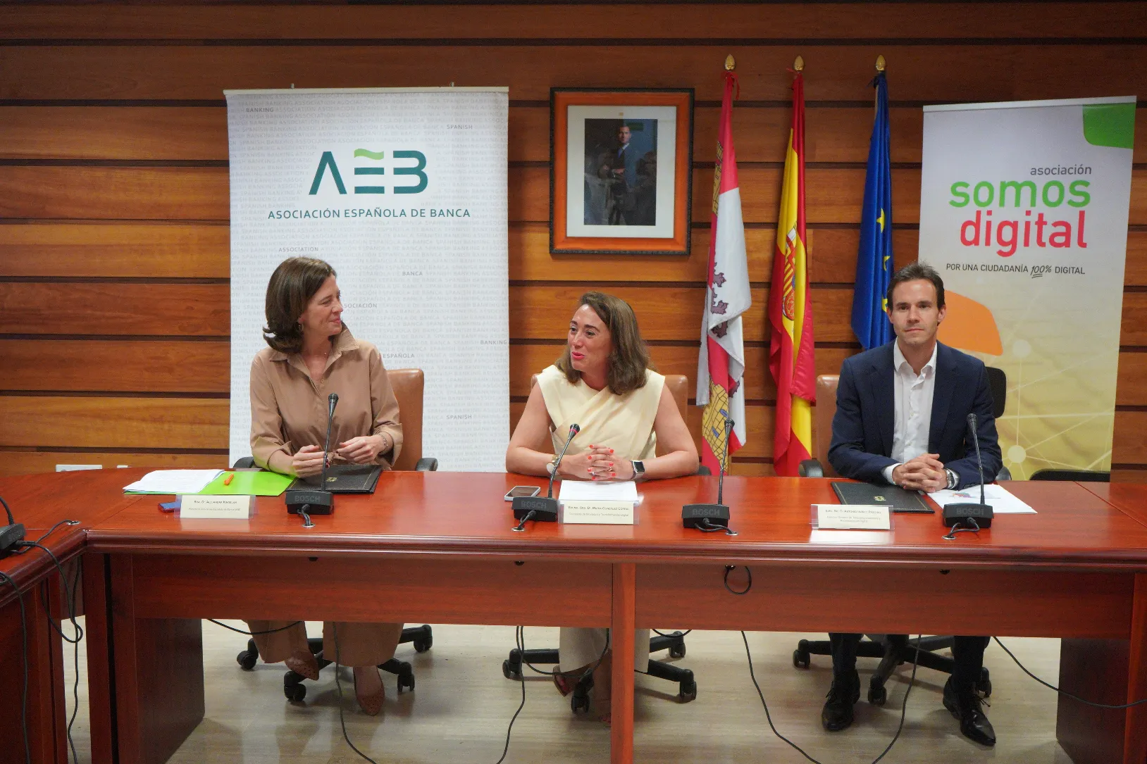 Castilla y León fomenta la formación en banca online segura para todos los ciudadanos