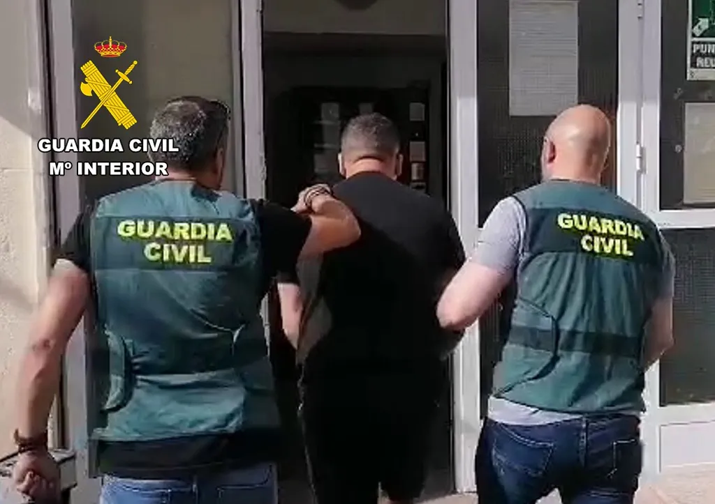 Desarticulan un grupo que estafó 31.000 euros a una persona mediante correos electrónicos fraudulentos