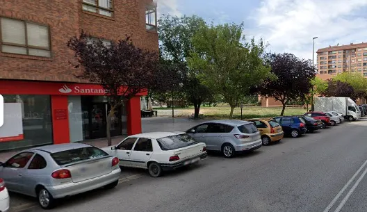 La Policía Nacional abate a un atracador, vecino del barrio del G-3, tras huir de la sucursal de una entidad bancaria