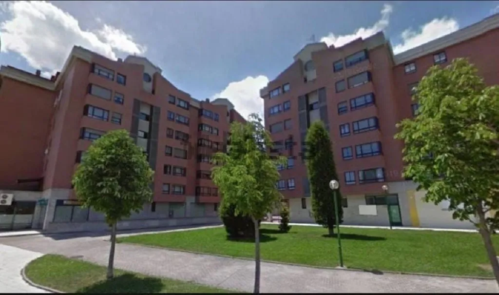 Muere una joven de 16 años tras caer desde una ventana en Gamonal