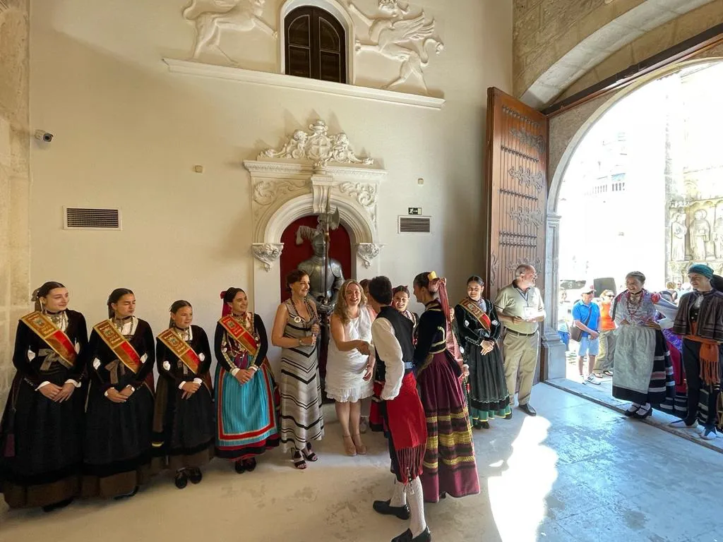 Cristina Ayala destaca la relevancia del Festival Internacional de Folclore Ciudad de Burgos