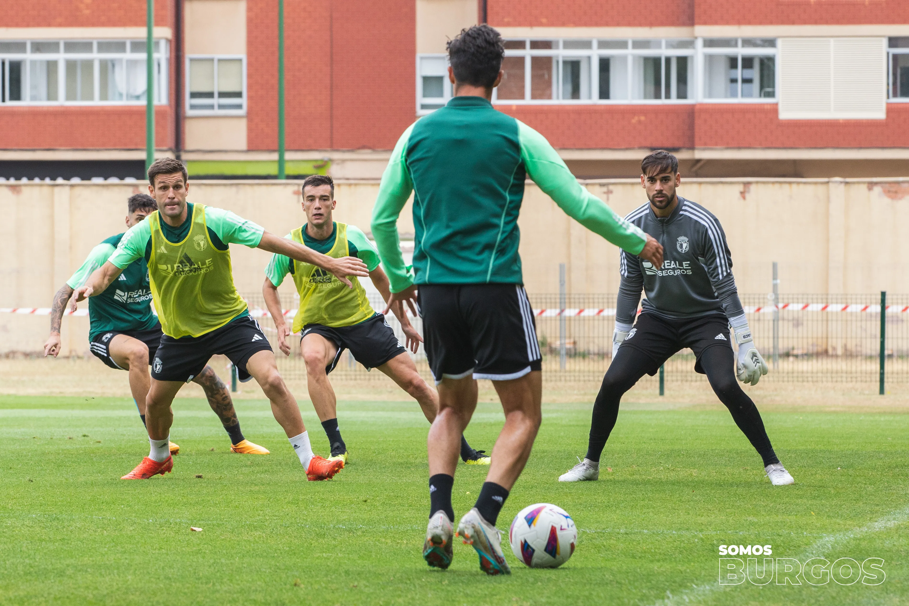 Fútbol Burgos: El Burgos CF vuelve a la rutina tras el amistoso de Villarcayo