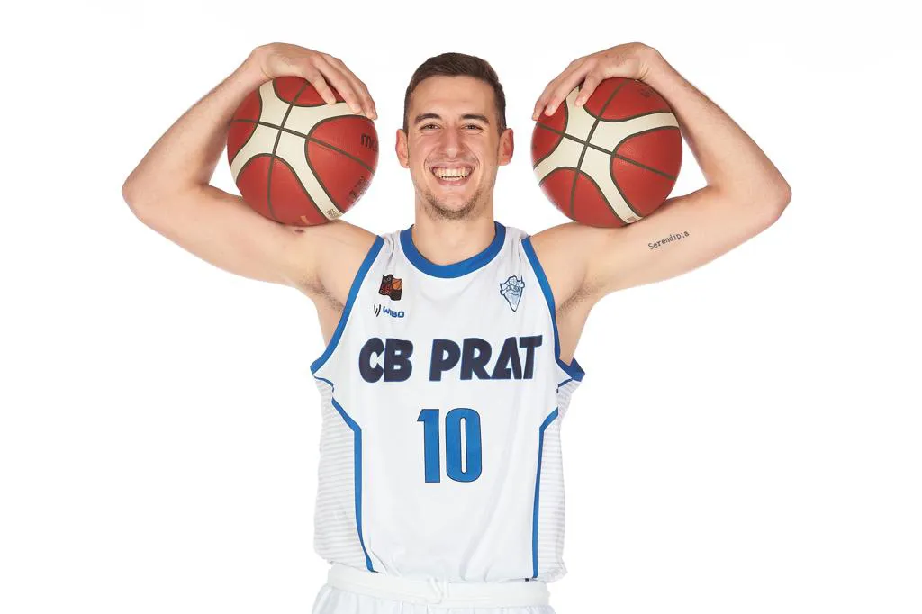 Baloncesto Burgos: Arnau Parrado apuntala la pintura azulona