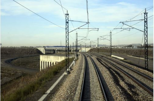 El Gobierno autoriza licitar por 24,2 millones de euros al mantenimiento de las instalaciones de energía de tracción de los tramos Madrid-Valladolid-León y Burgos
