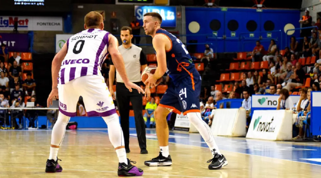 El Grupo Ureta Tizona logra el estreno soñado ante Valladolid (92-86)