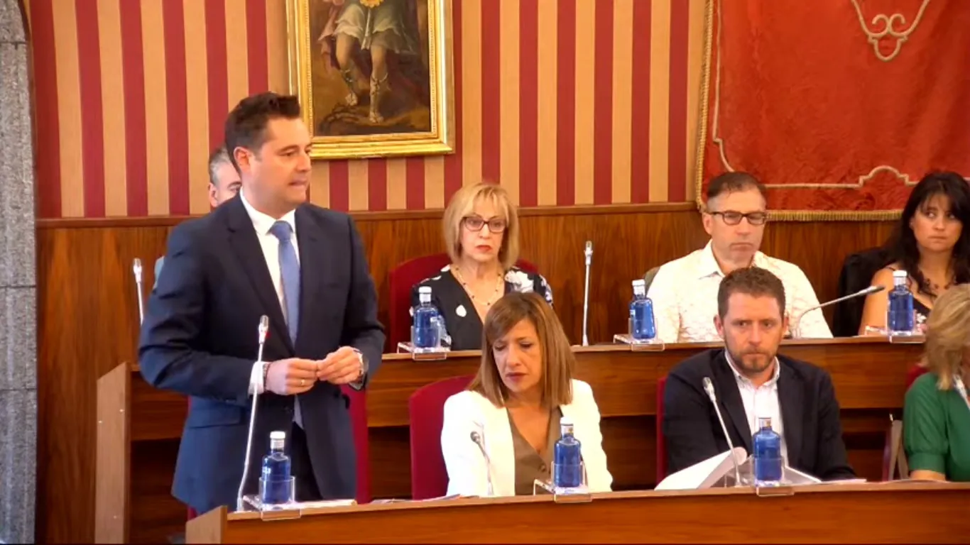 El Pleno aprueba la proposición en contra de la Ley de Amnistía con el rechazo del PSOE