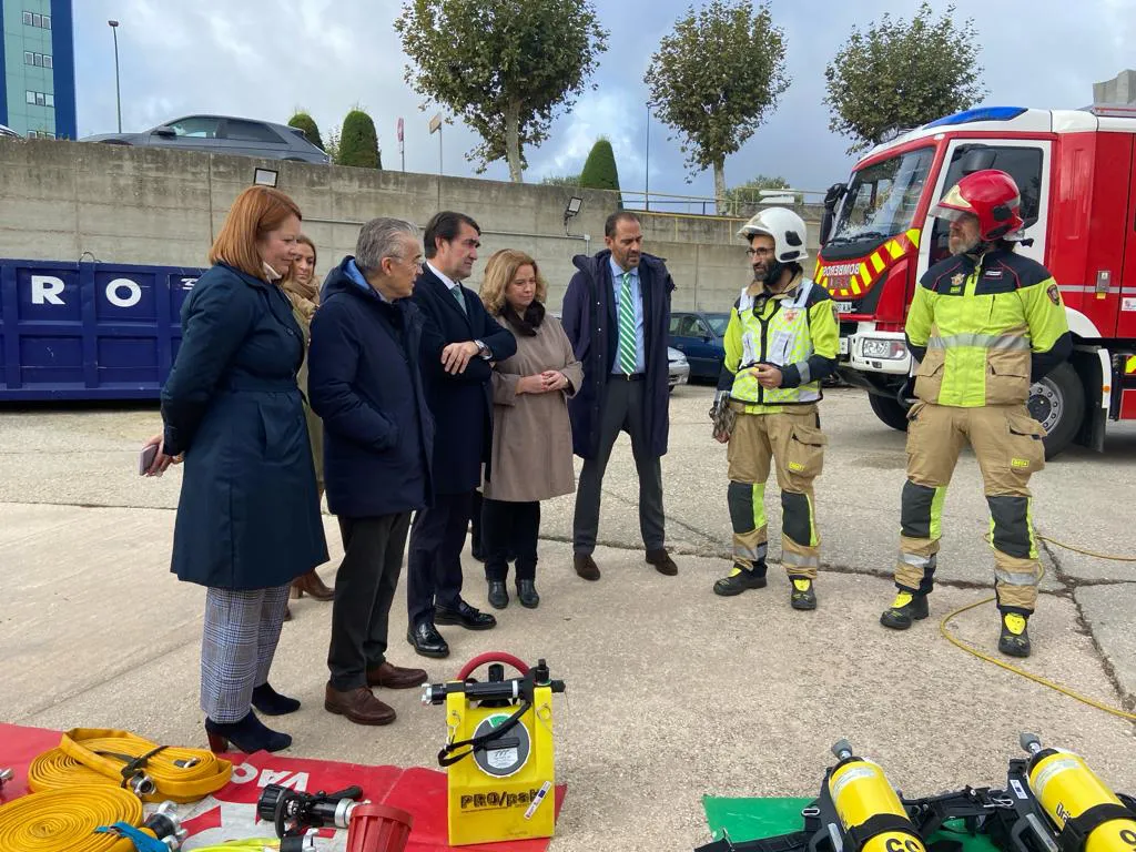 El parque de bomberos de Burgos recibe dos nuevos camiones y se plantea la construcción de unas instalaciones actualizadas