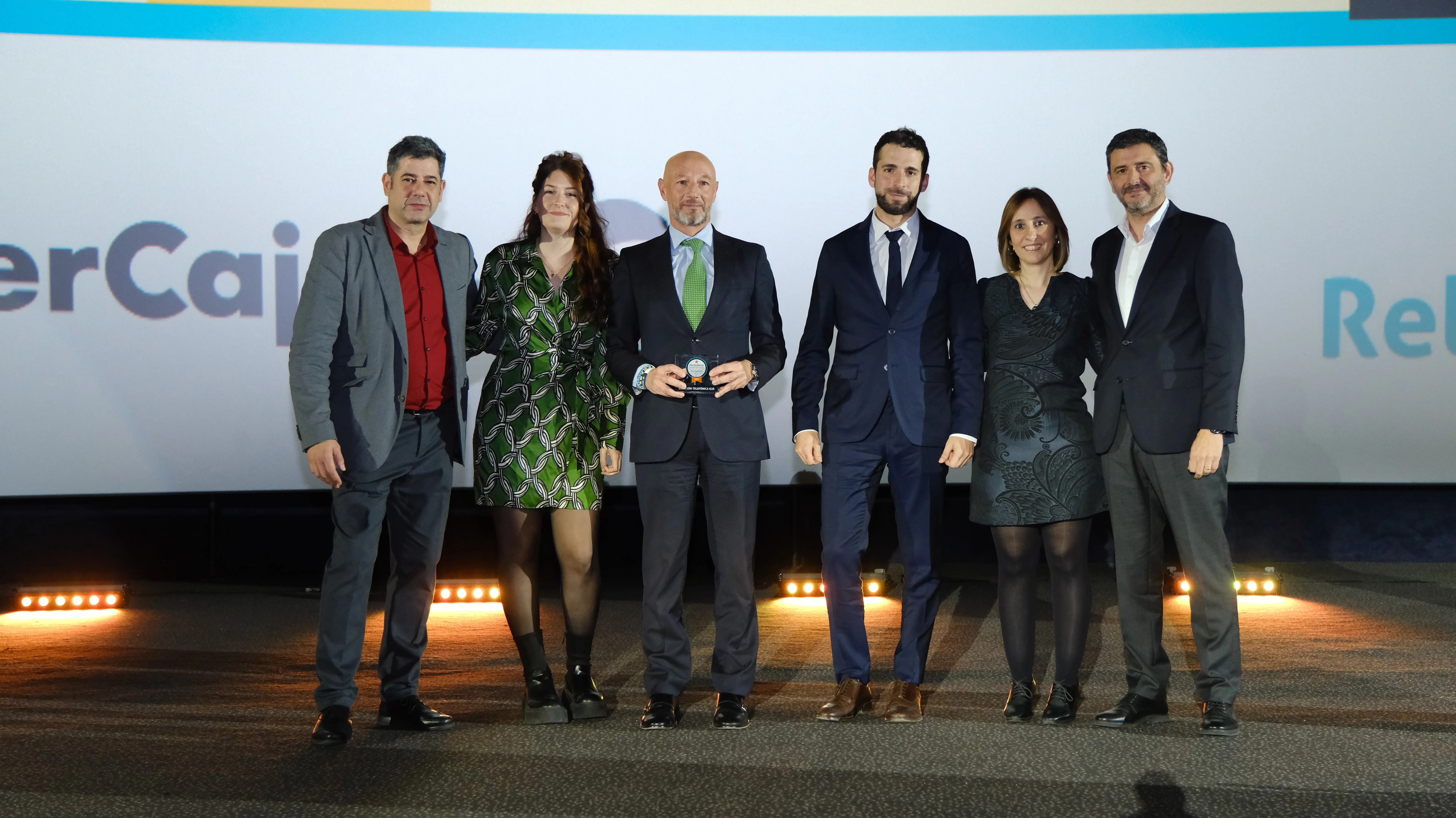 Sociedad y Vida Burgos: Ibercaja galardonada con el Premio Excelencia a la Mejor Empresa en Relación Telefónica B2B por segundo año consecutivo