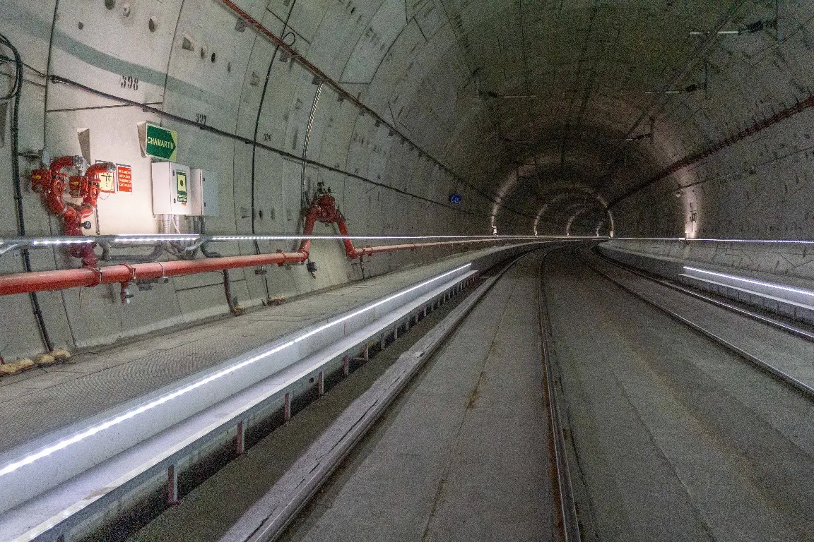 El consejero Quiñones asegura que la Junta luchará por la implantación del Tren Directo