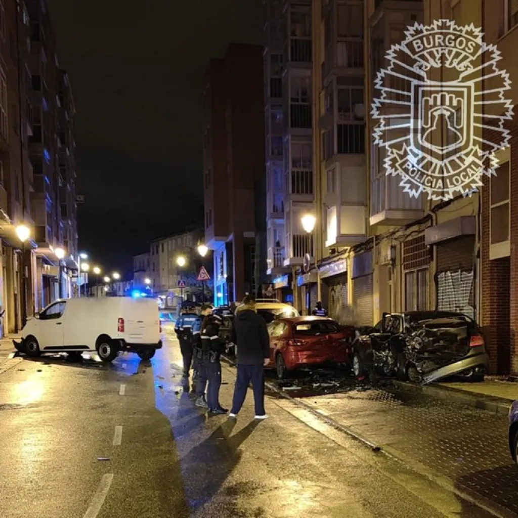 Un conductor ebrio y sin carnet destroza siete coches aparcados tras sufrir un accidente en Burgos
