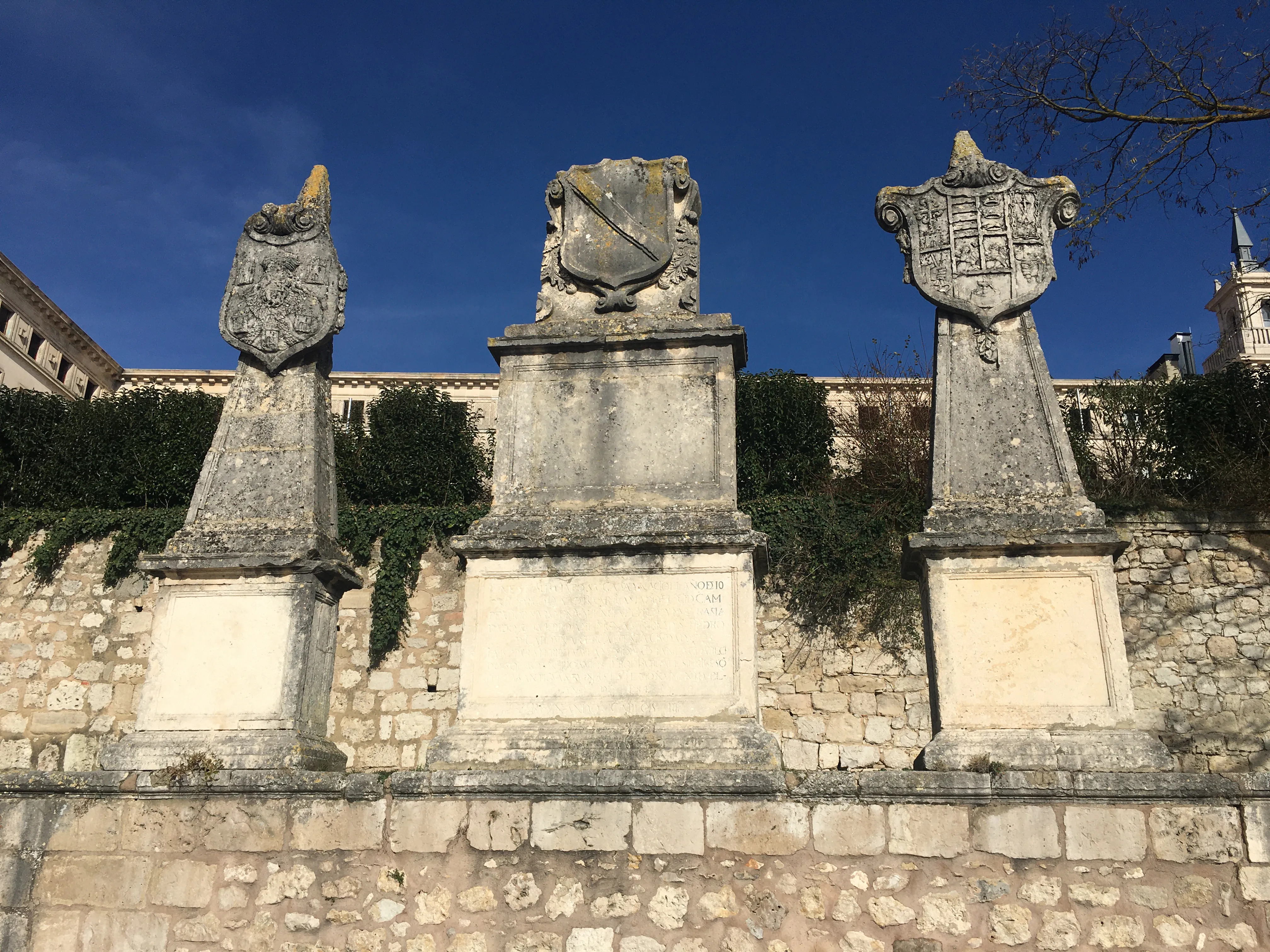 Un Solar del Cid un tanto descuidado