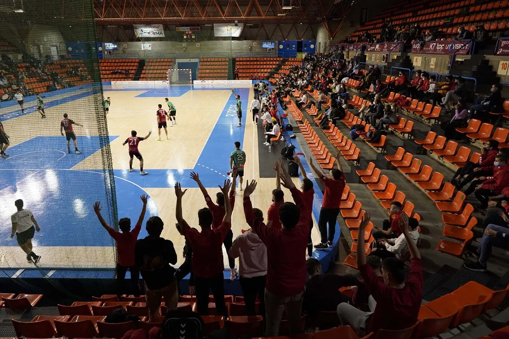 El Balonmano Burgos participa en la gran recogida del Banco de Alimentos