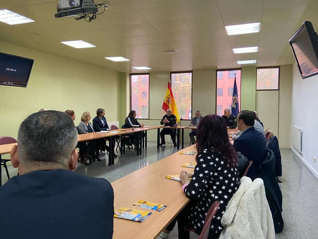 La Policía Nacional presenta a los comerciantes de Burgos el Plan ‘Comercio Seguro’