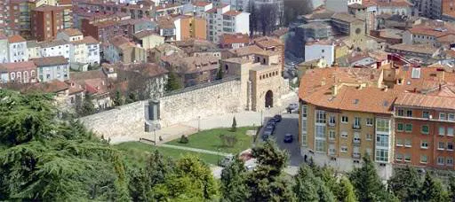 Sondeos arqueológicos determinarán si se construye un parking subterráneo en San Esteban