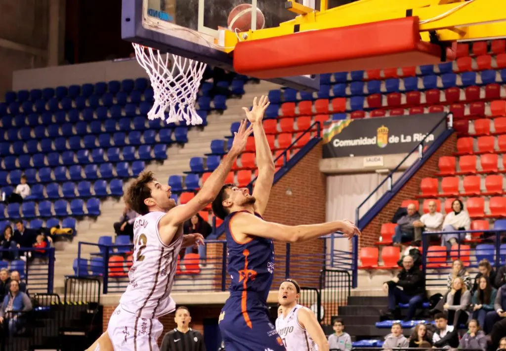 Tizona cierra la primera vuelta con otra gran victoria frente a Clavijo (61-78)