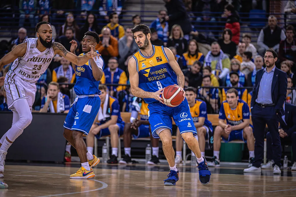 El San Pablo Burgos vuelve a sonreír en Logroño (62-79)