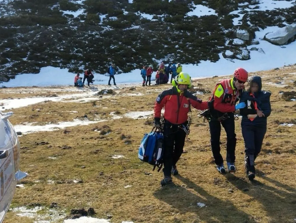 Hermandad de Campoo de Suso (Hoyo Sacro): Rescate de una burgalesa de 66 años con fractura de húmero, y trasladada a Valdecilla