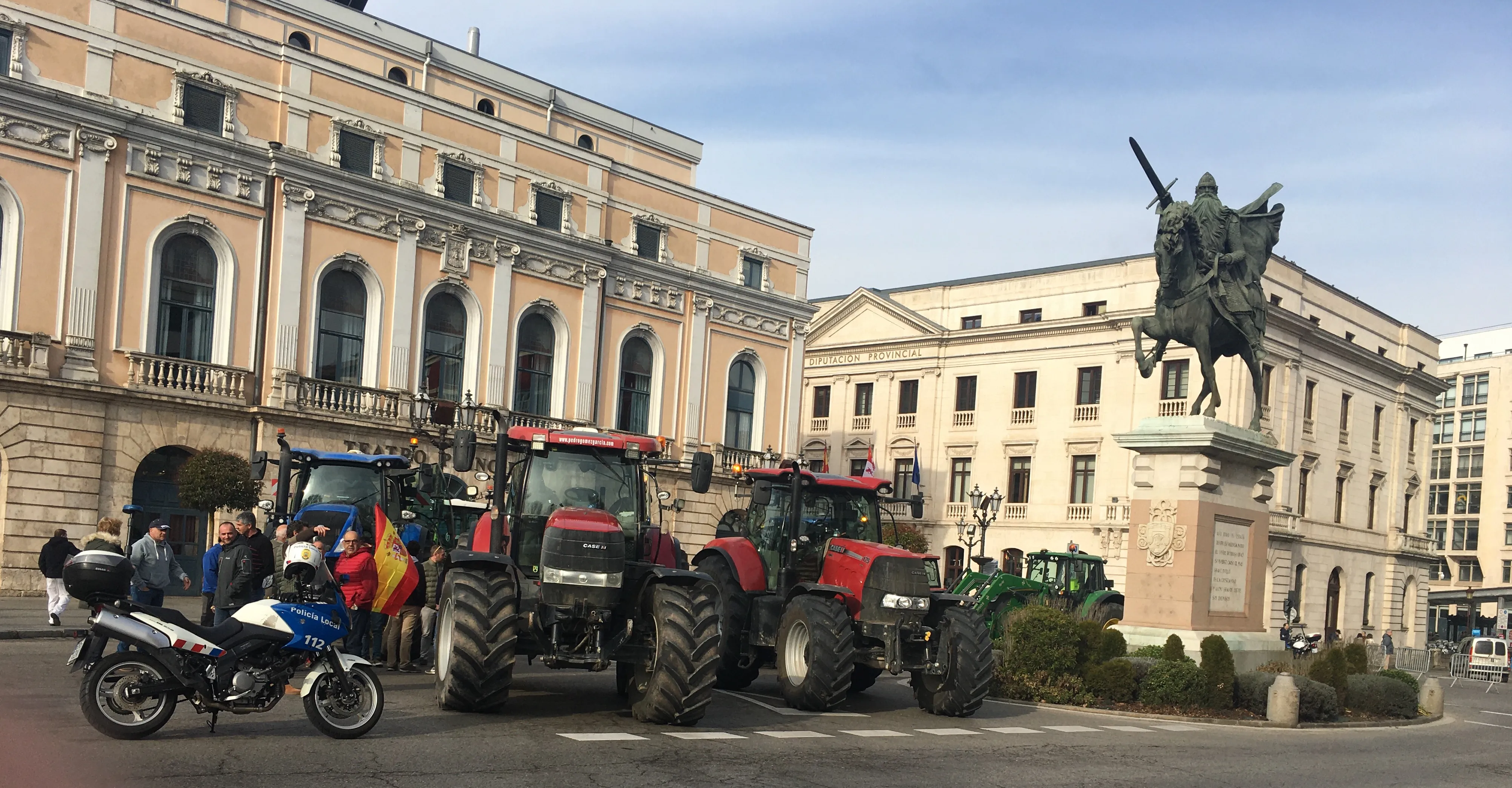 Foto 3 - Cerca de 1.600 tractores en la provincia de Burgos reivindican dignidad para el campo