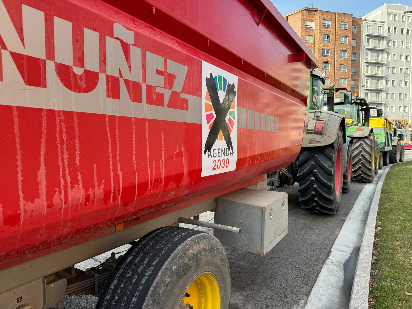 Foto 9 - Cerca de 1.600 tractores en la provincia de Burgos reivindican dignidad para el campo