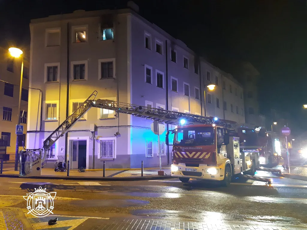 El jefe de Bomberos de Burgos lanza un mensaje tranquilizador a los ciudadanos: Durante un incendio hay que confinarse en la vivienda