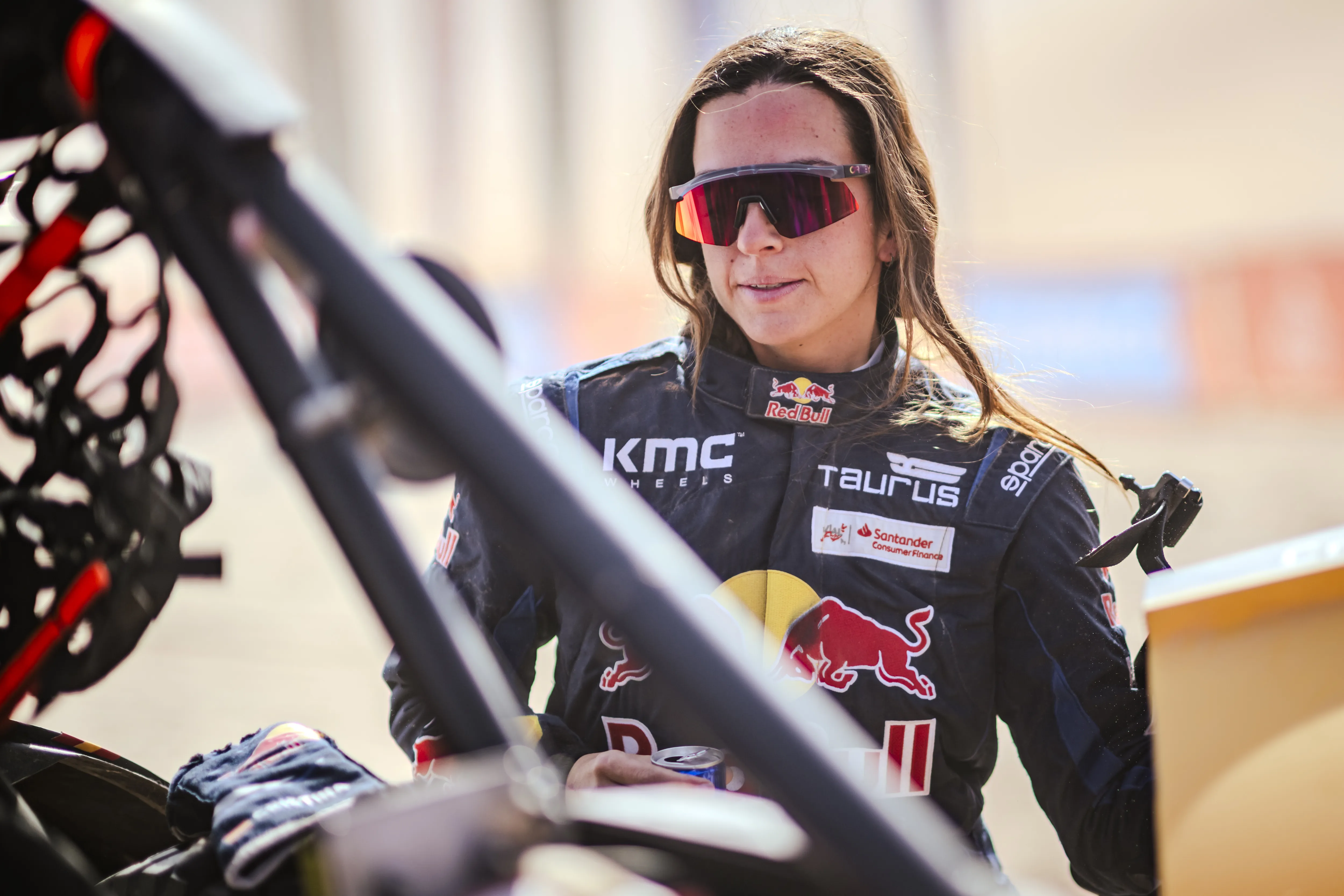 Cristina Gutiérrez conducirá el coche con el que ganó el Dakar por el centro de Burgos