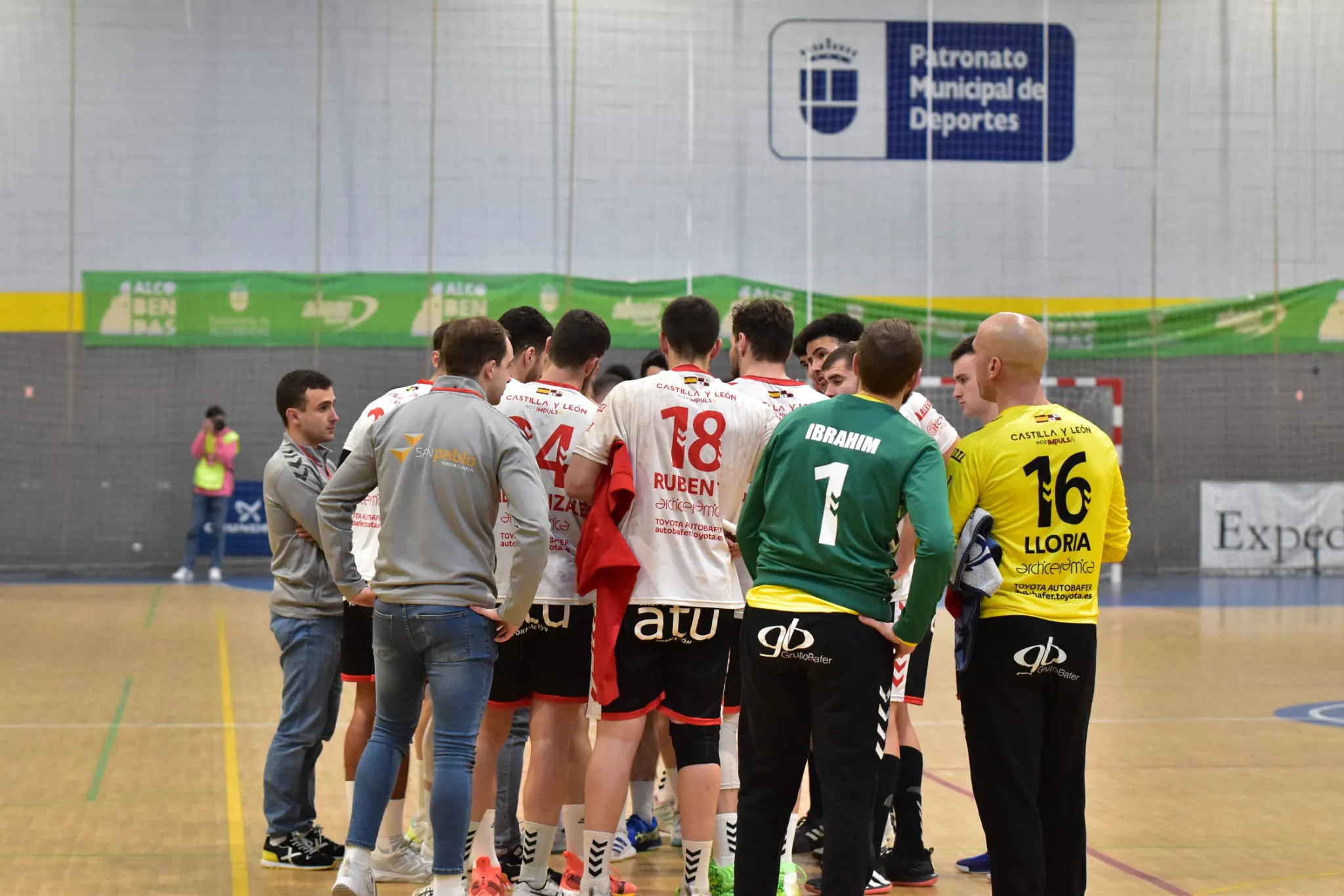 Balonmano Burgos consigue un empate en Alcobendas (29-29)