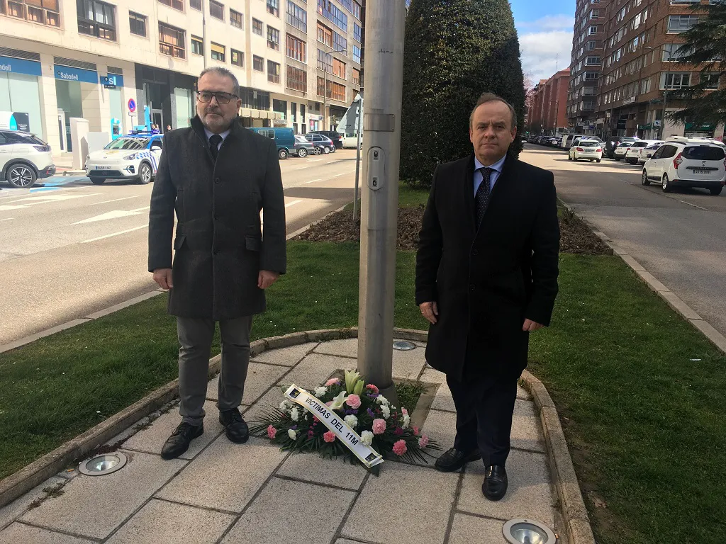 Vox Burgos homenajea a las víctimas del 11-M