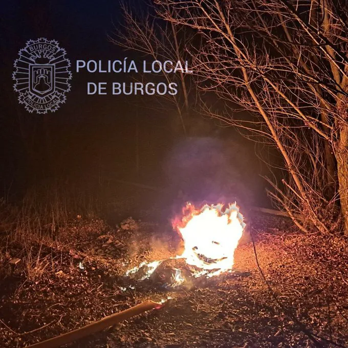 Denunciados por provocar un incendio con un neumático en Villímar