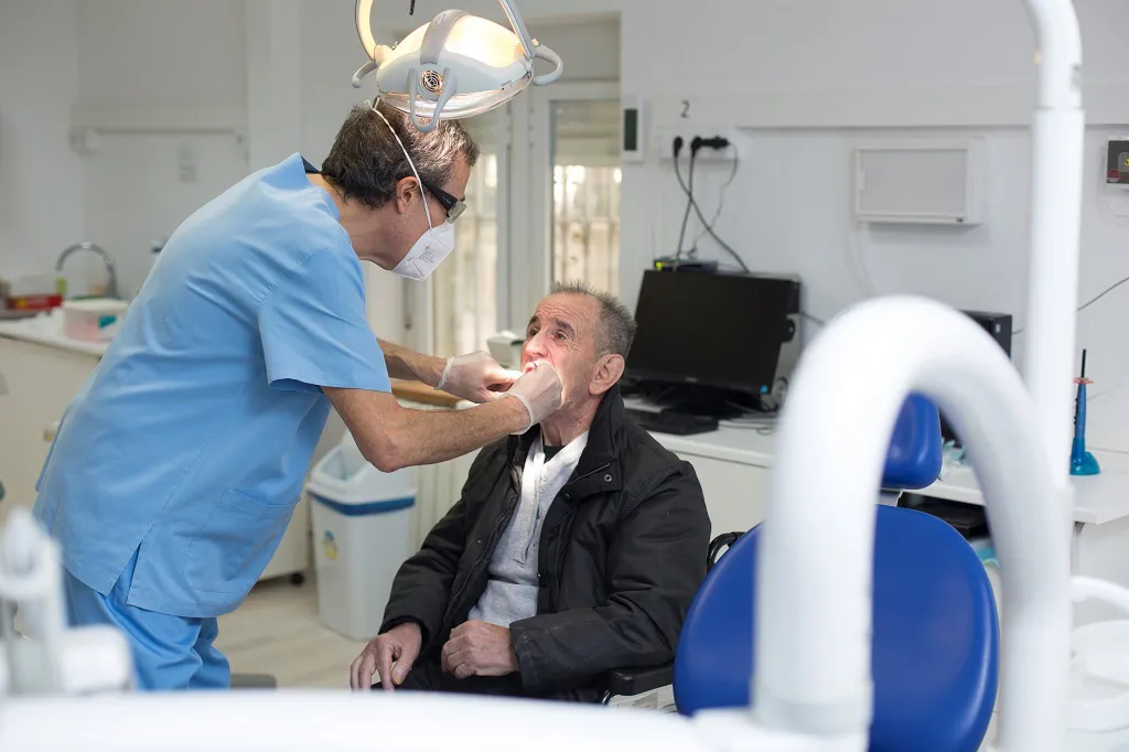 Más de 200 personas sin recursos acceden en 2023 a Odontología Solidaria en Burgos