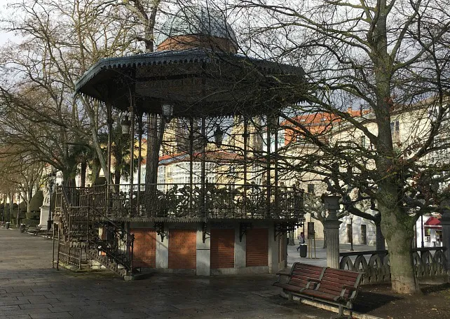Vuelven los bailes desde el Templete del Espolón