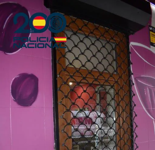 La Policía Nacional de Miranda de Ebro detiene a dos multirreincidentes in fraganti tras intentar robar en un bar