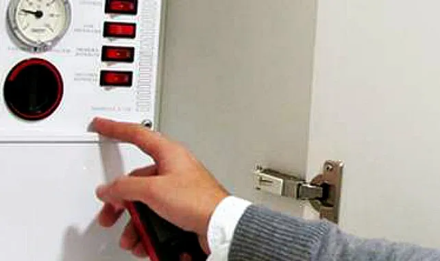 La Asociación Española de Consumidores alerta de la vuelta de los fraudes con los falsos revisores del gas