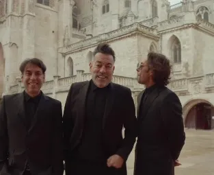 La Junta de Castilla y León promociona erróneamente Burgos con los Hermanos Quijano