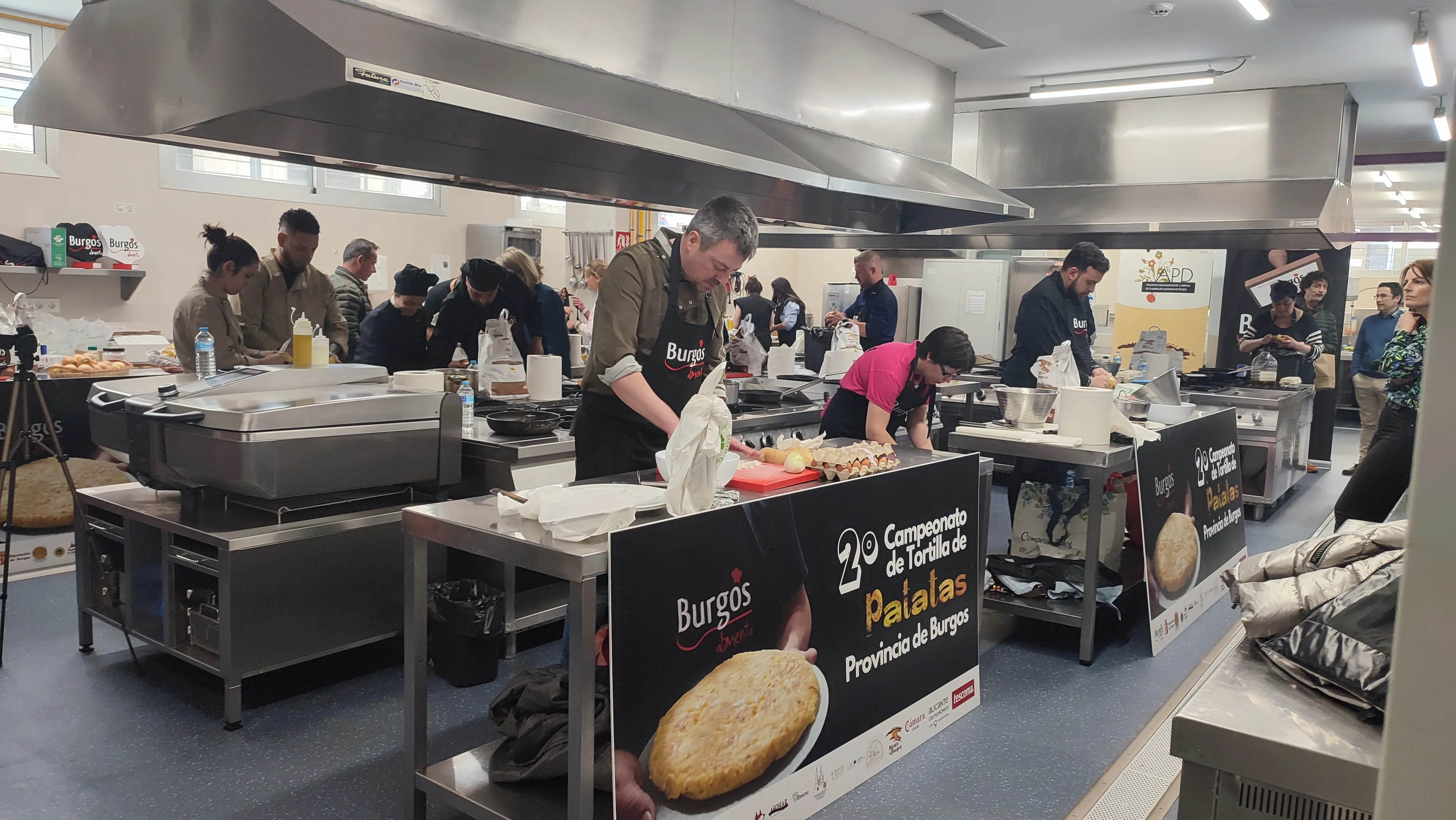 Se celebra la semifinal de II Campeonato de Tortilla de Patata en la escuela de hostelería CIFP La Flora