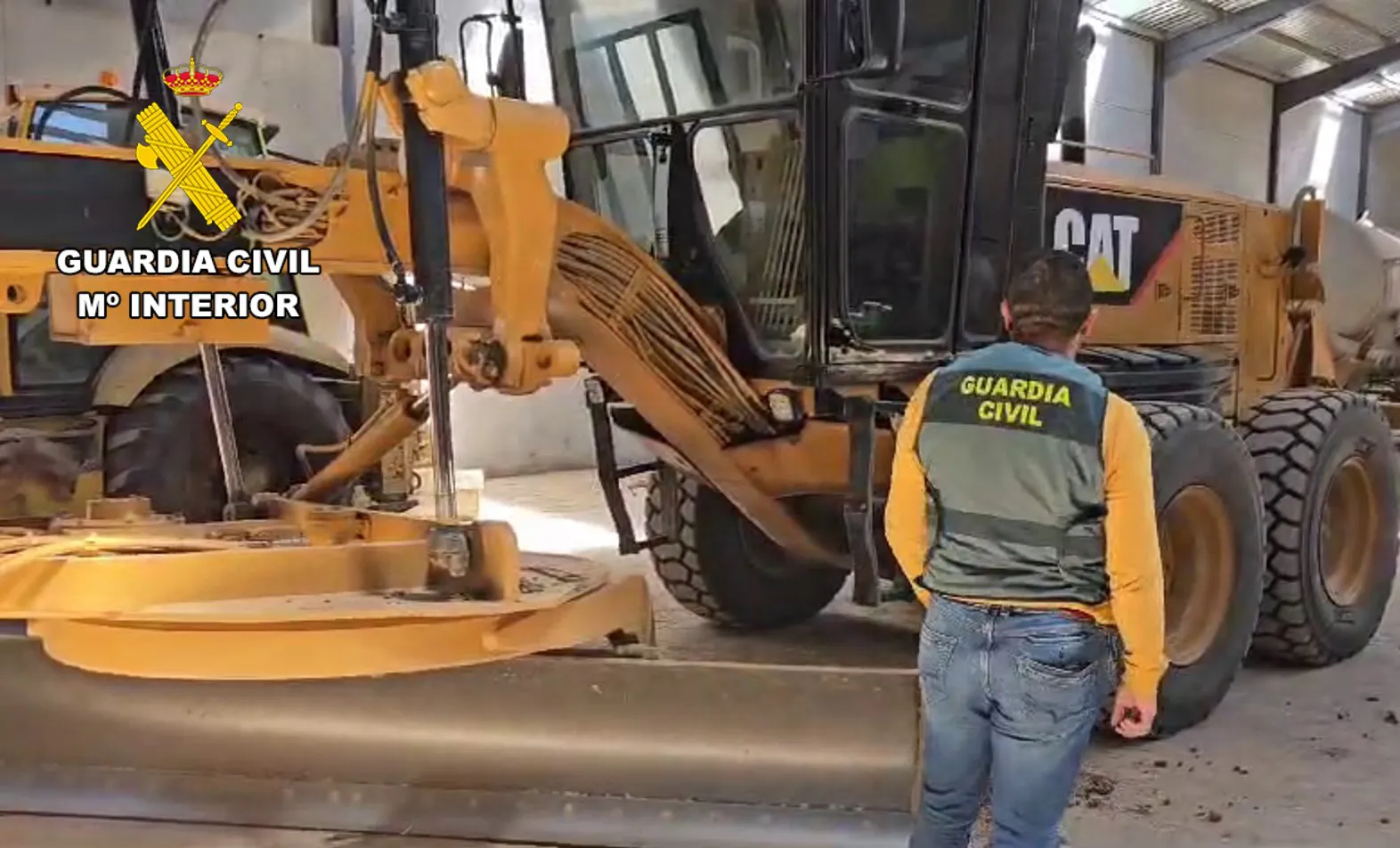 La Guardia Civil recupera en Cuenca una motoniveladora sustraída en la N-120