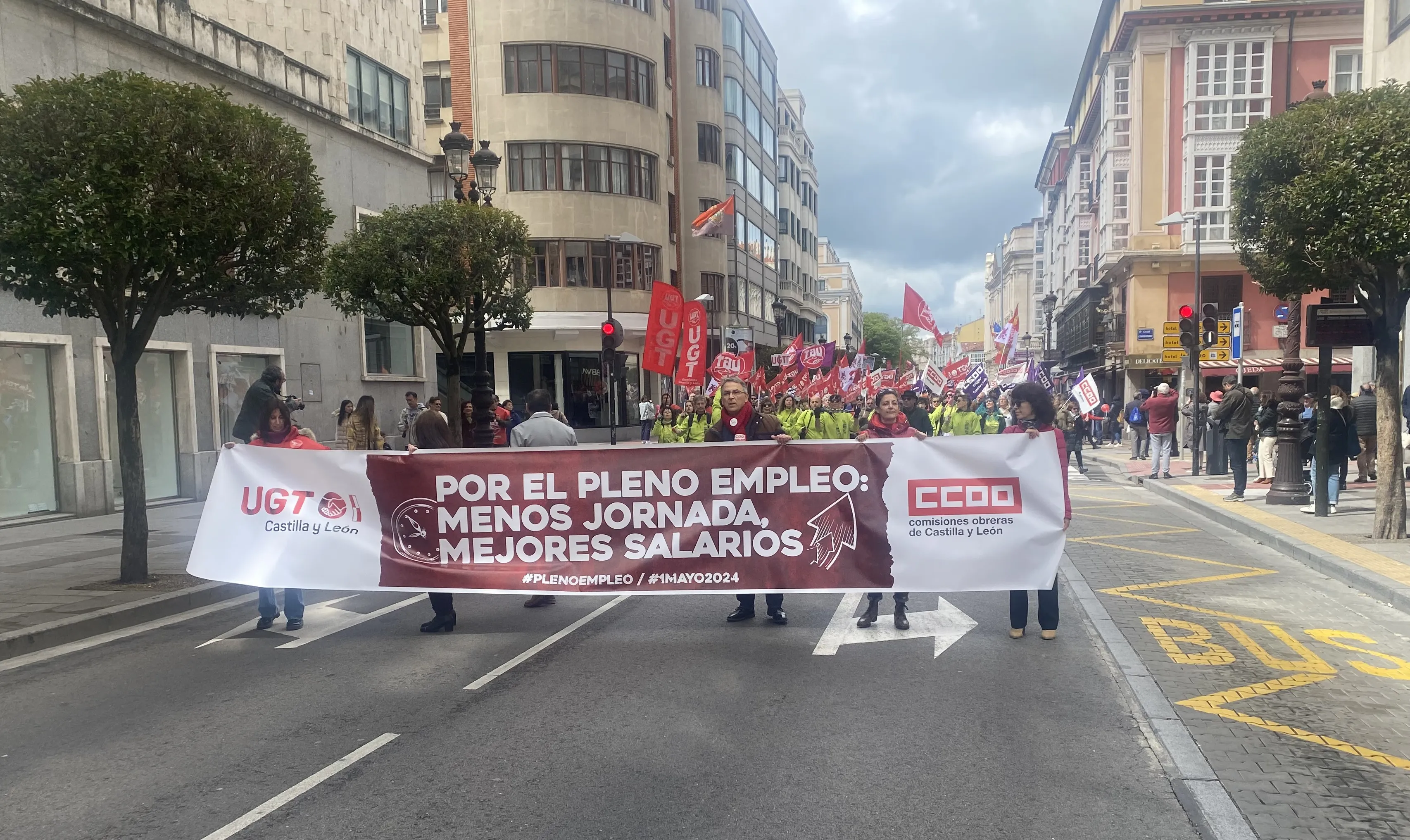 Poco más de 800 personas en la manifestación de Burgos por el Día del Trabajador