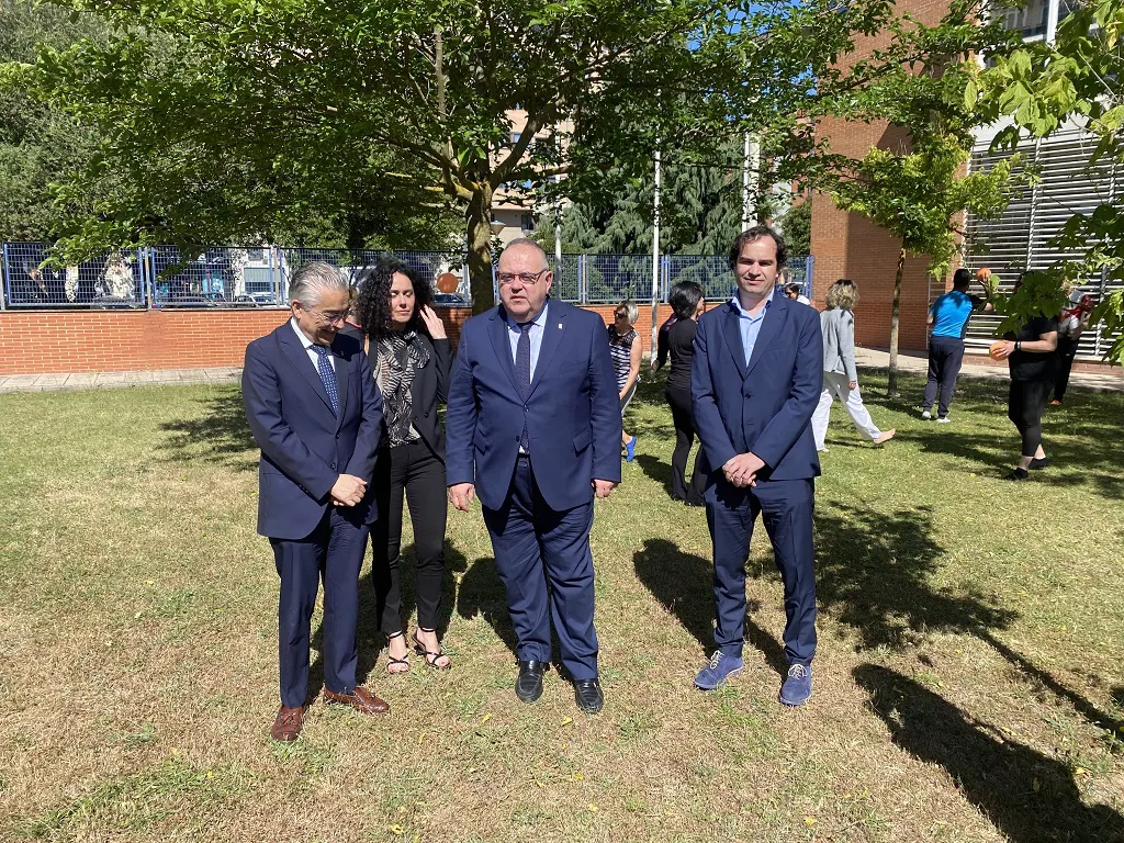 El consejero, Vázquez analiza las Unidades de Afrontamiento del Dolor Crónico en Atención Primaria de Burgos